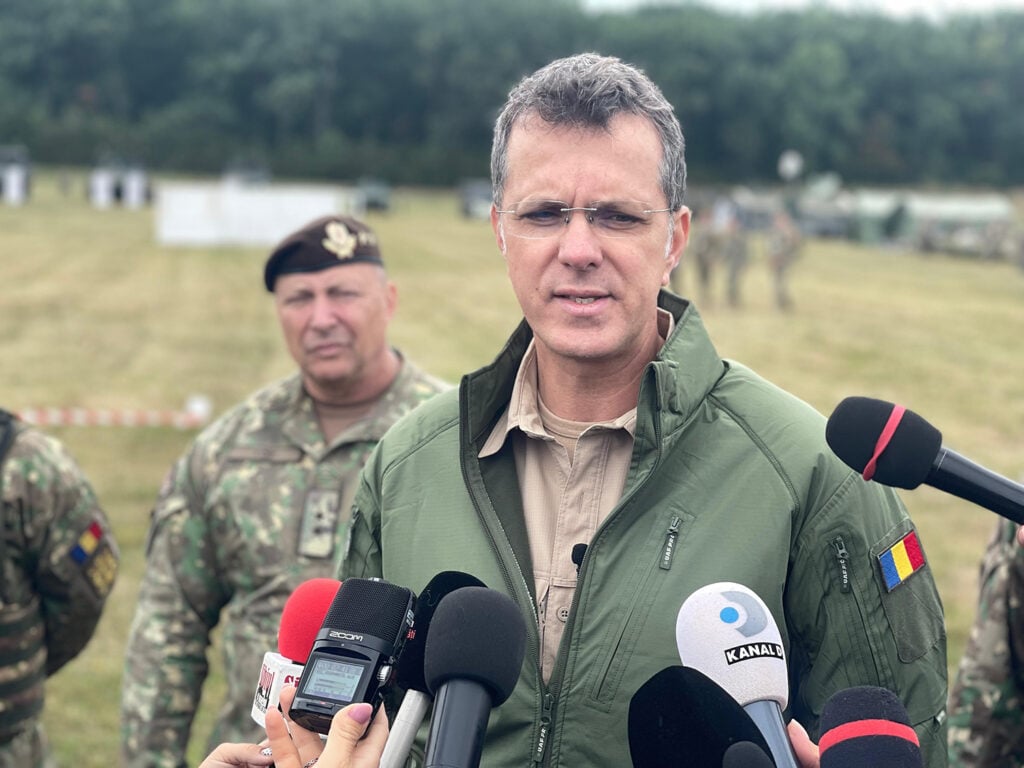 ministrul-apararii-ionut-mosteanu-4-gxsg