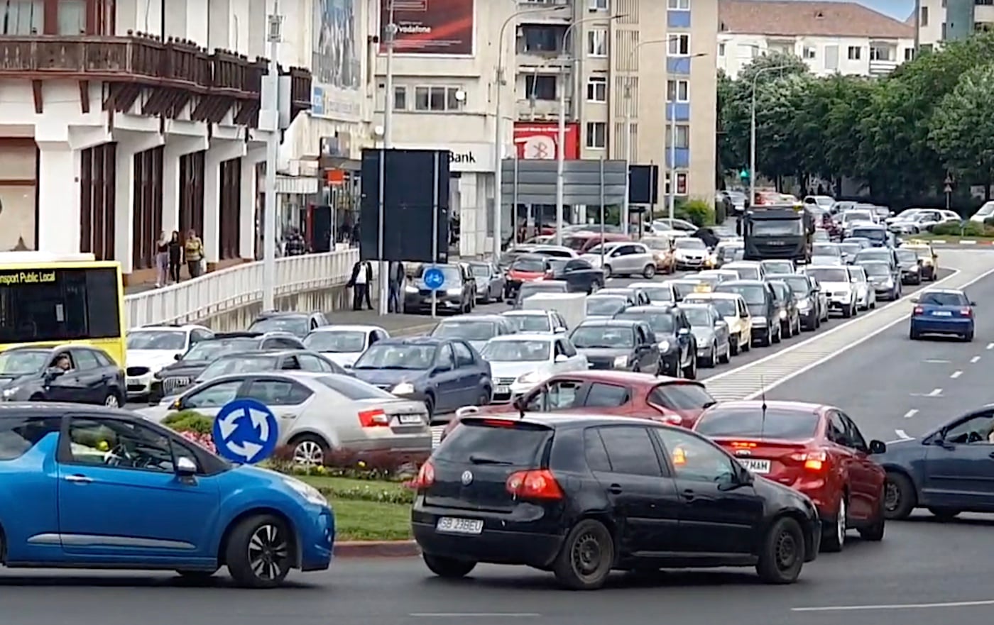 În 2026, Primăria Sibiu speră să demareze documentația pentru un coridor de mobilitate „supra și subteran” între bulevardul Vasile Milea și șoseaua Alba Iulia via Piața Unirii. Foto: arhiva turnulsfatului.ro