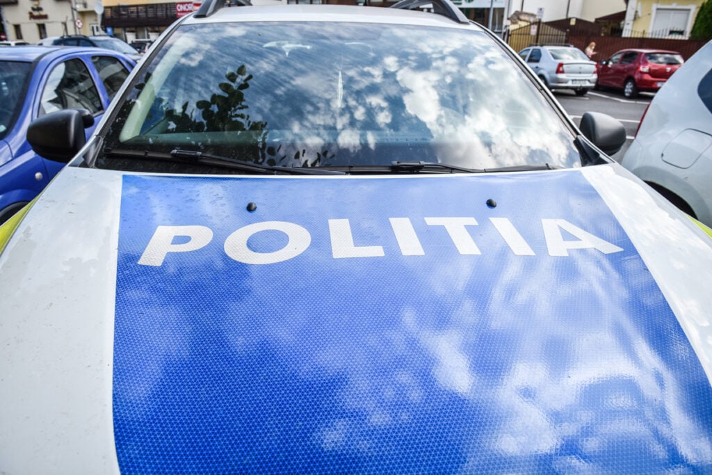 politie-masina-politia-2-7vz4