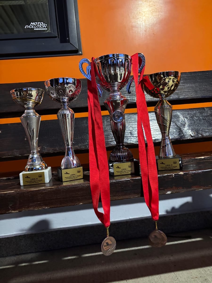 Clubul Dacia Nostalgia din Sibiu, premiat la competiția Romanian Retro Racing: Ne dorim să organizăm cea mai mare întâlnire cu mașini Dacia clasice