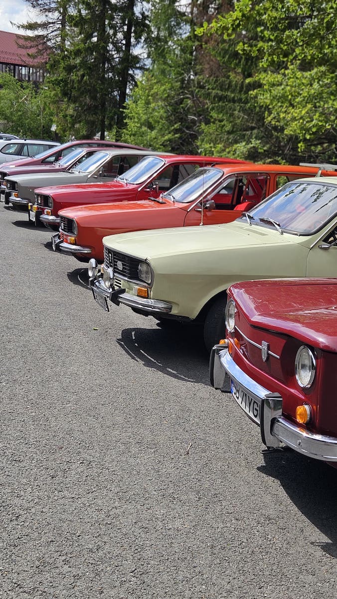 „Dacia Nostalgia”: După ce a recondiționat o Dacia 1300, un sibian a creat un club al iubitorilor de mașini clasice. „Pasiunea e prea mare. Nu te poți opri la o singură mașină”
