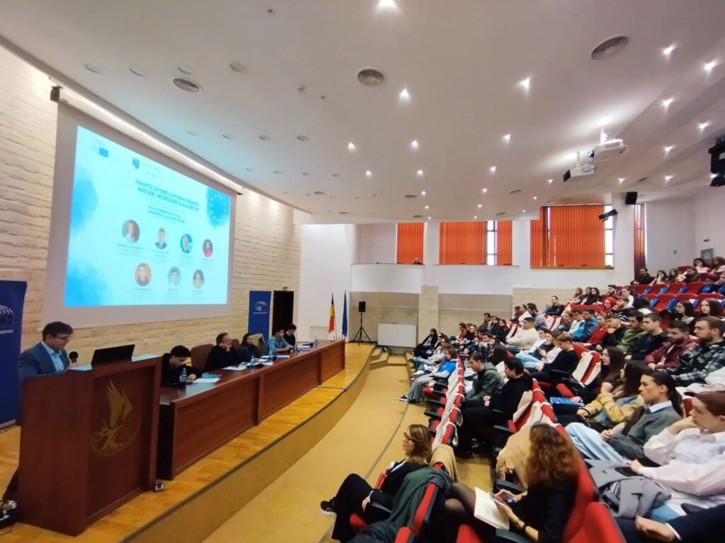 dezbatere-ulbs-dezinformarea-xc5p