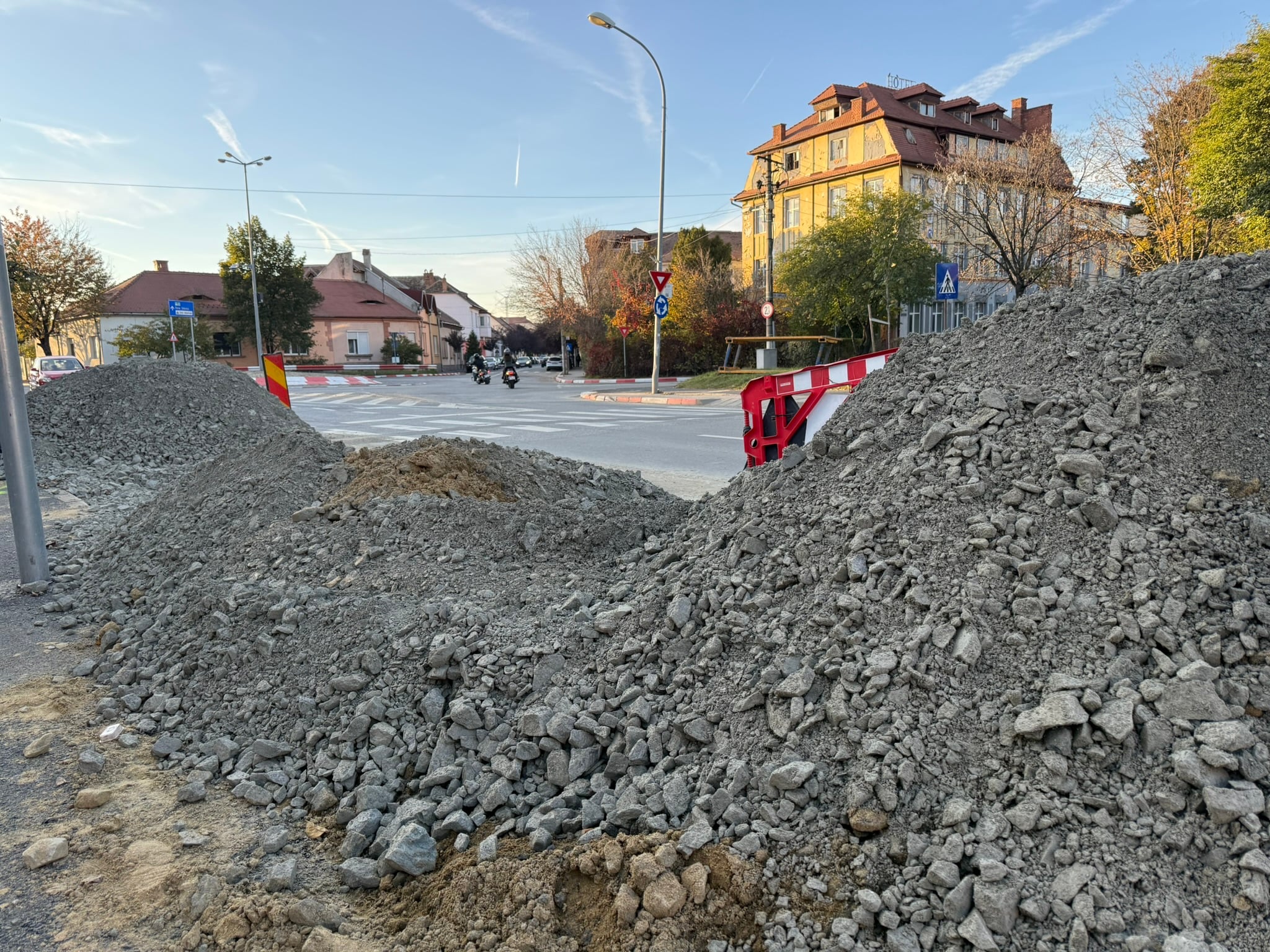 Strada Rennes, închisă încă o lună. Primăria Sibiu anunță noi lucrări care vor afecta traficul
