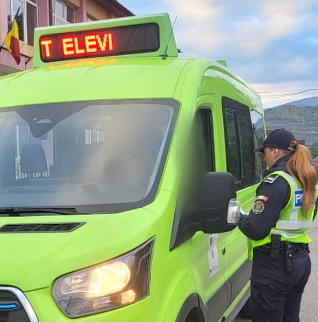 politie-microbuze-scolare-foto-ipj-9mto