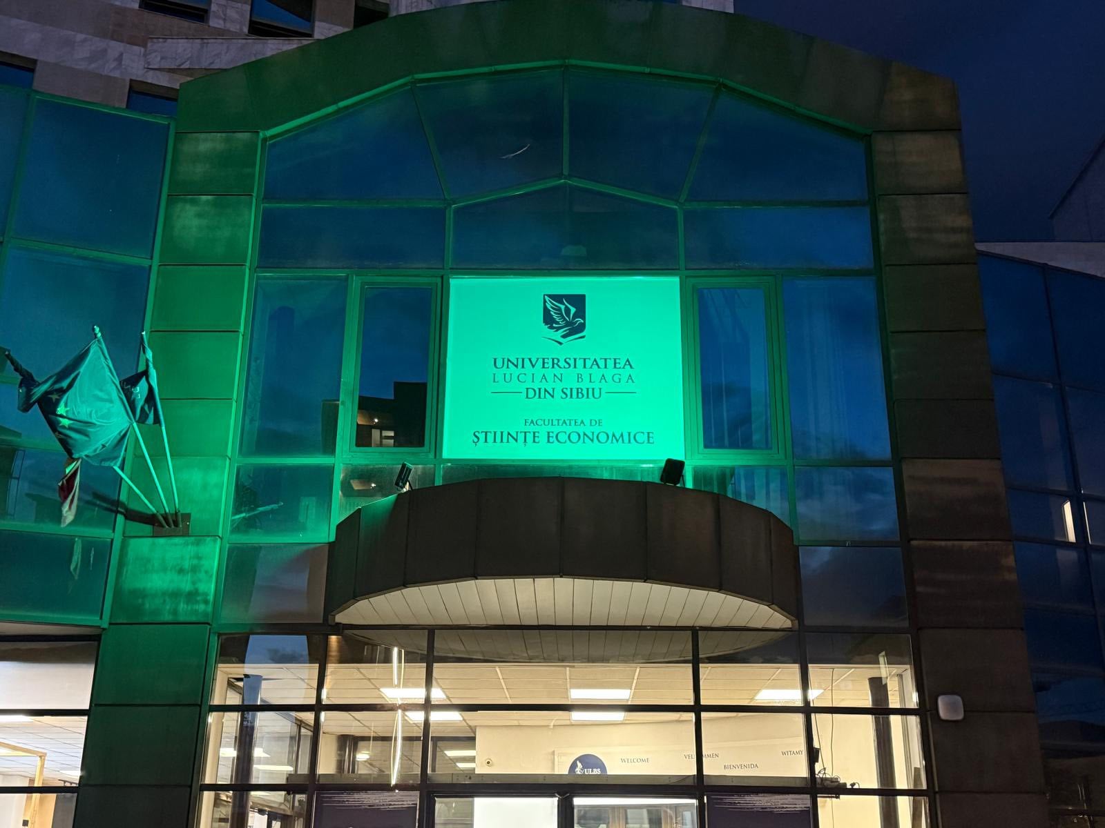 Clădiri emblematice din Sibiu, iluminate în verde, „pentru a sensibiliza opinia publică cu privire la importanța sănătății mintale și a luptei împotriva stigmatizării”