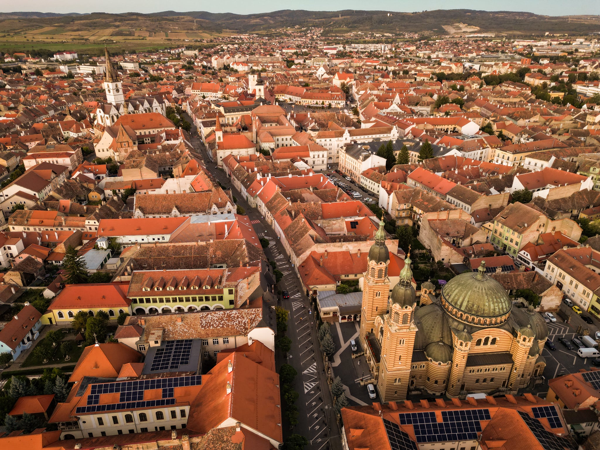 Știrile zilei de miercuri, 5 noiembrie: Patrimoniu cu plastic la Biertan, autobuze în jurul Sibiului și primăria cere părerea sibienilor