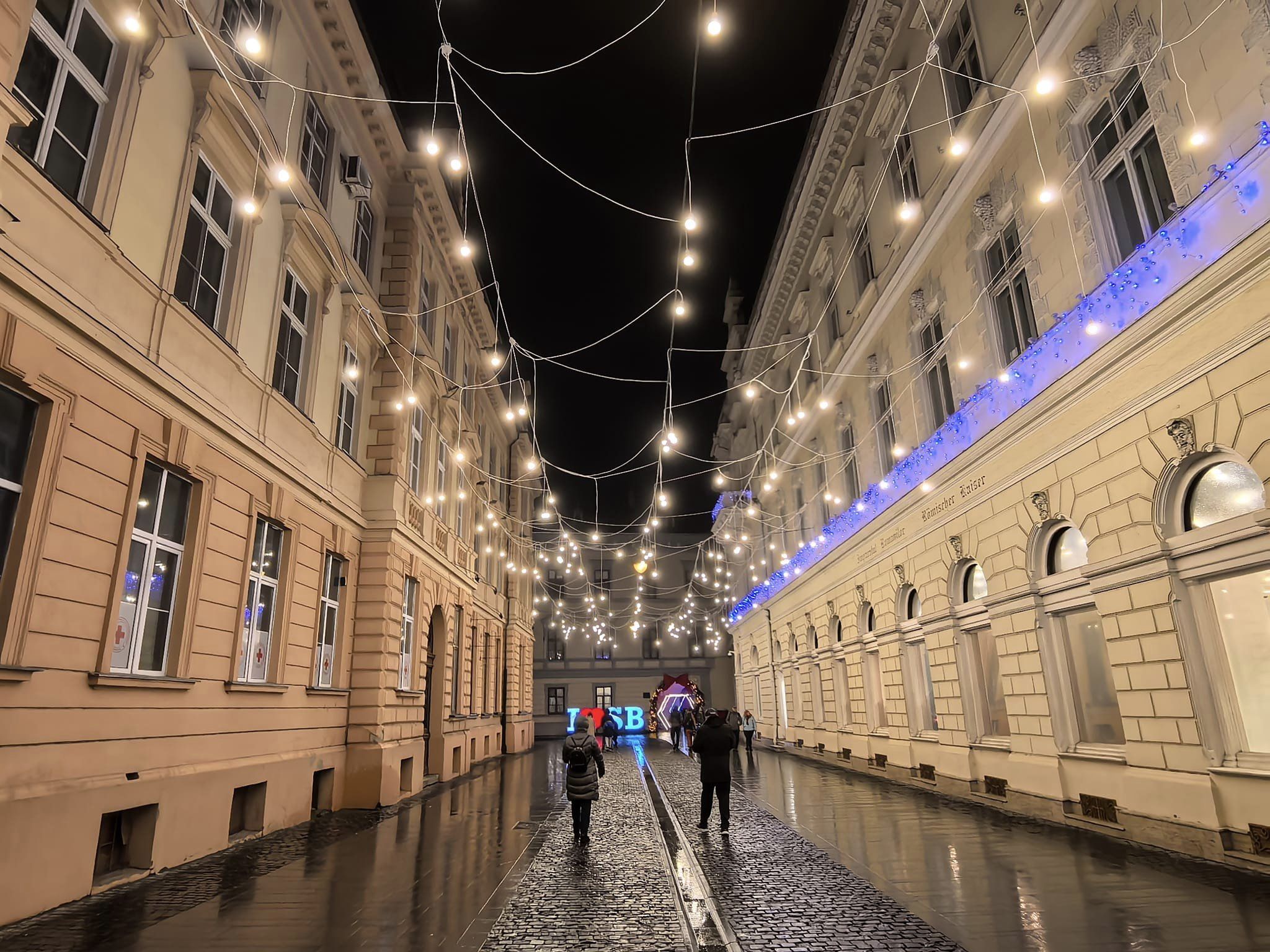 „Christmas at the Palace” revine la Muzeul Brukenthal cu „un concept complet schimbat”: Fără căsuțe în curtea interioară. Organizator: Va fi muzică acustică, cu The Mono Jacks și Byron printre invitați
