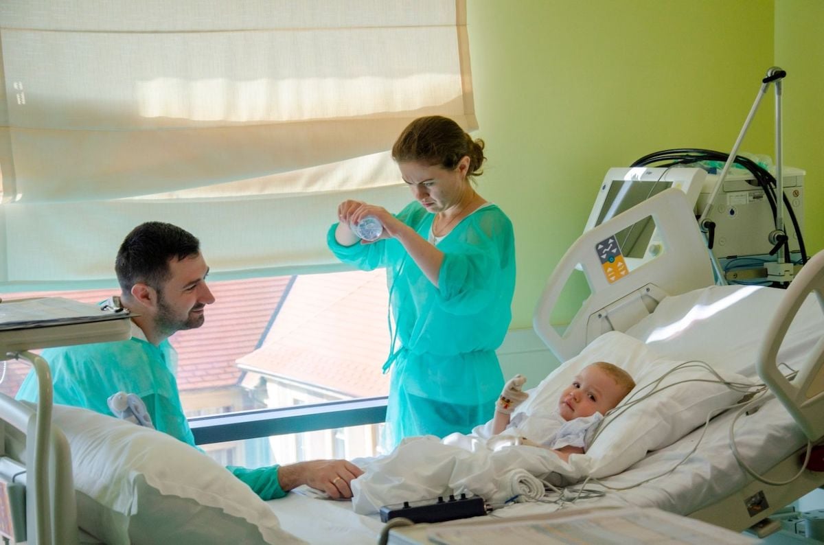 O malformație cardiacă, o șansă și o viață schimbată. Povestea salvării lui David