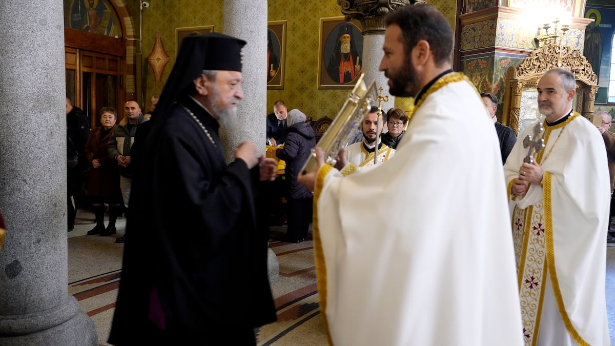 FOTO / VIDEO Mitropolitul Laurențiu Streza, două decenii în fruntea Arhiepiscopiei. A fost sărbătorit la Sibiu printr-un volum omagial și rugăciune
