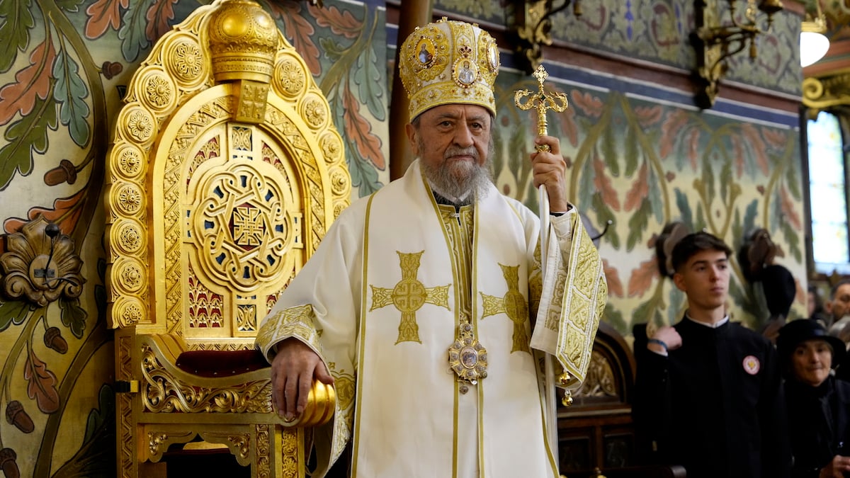 FOTO / VIDEO Mitropolitul Laurențiu Streza, două decenii în fruntea Arhiepiscopiei. A fost sărbătorit la Sibiu printr-un volum omagial și rugăciune