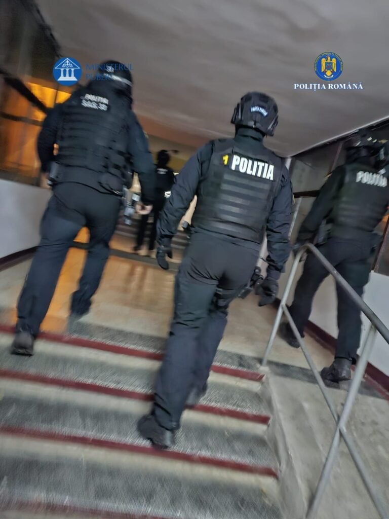 perchezitii-foto-ipj-2ymv