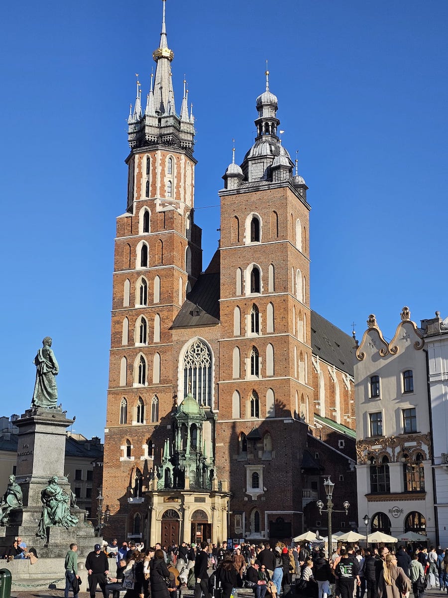 Oportunitate unică pentru sibieni: Zbor din Sibiu în Polonia și o vacanță de patru zile pe circuitul Katowice – Auschwitz - Cracovia