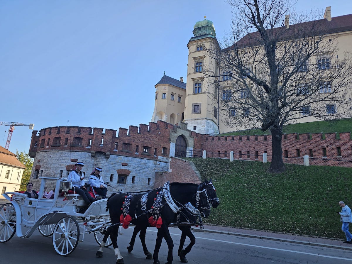 Oportunitate unică pentru sibieni: Zbor din Sibiu în Polonia și o vacanță de patru zile pe circuitul Katowice – Auschwitz - Cracovia