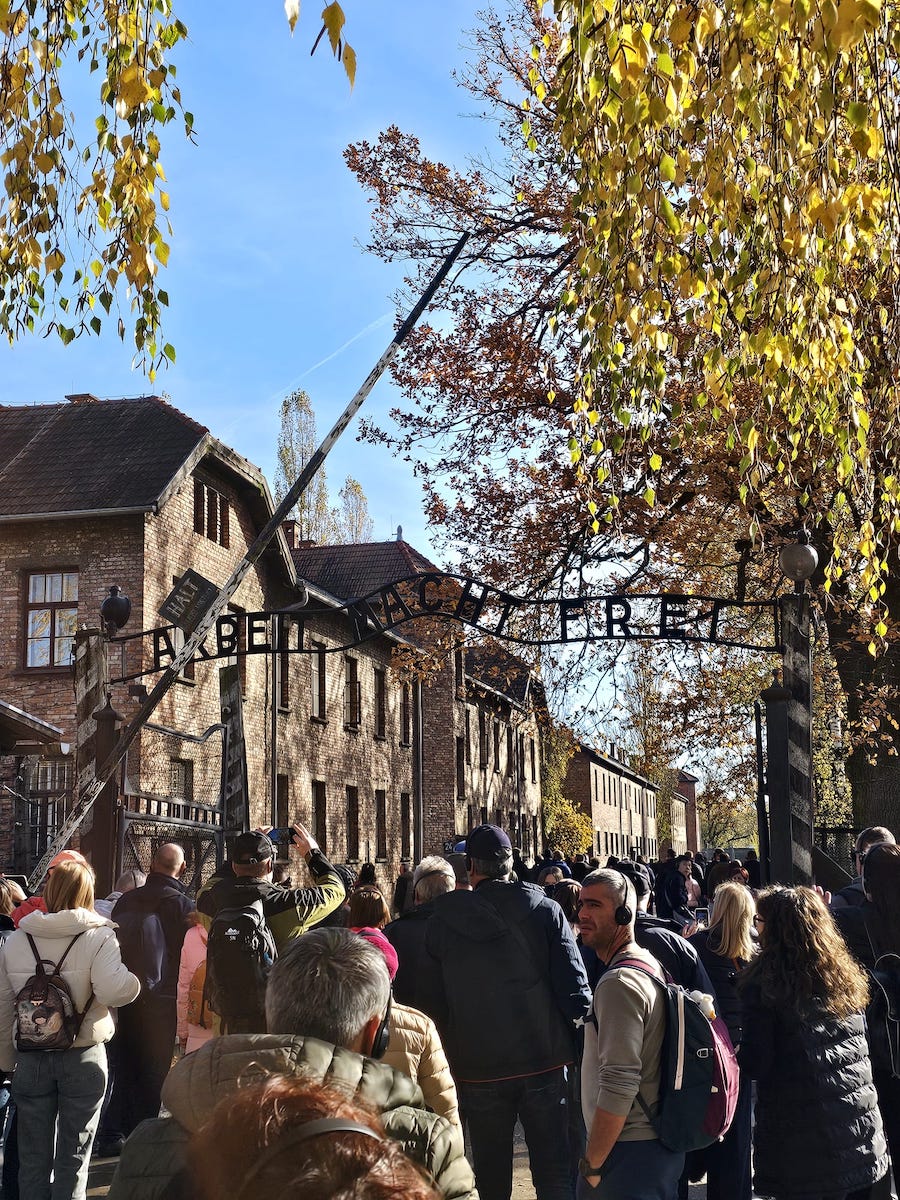 Oportunitate unică pentru sibieni: Zbor din Sibiu în Polonia și o vacanță de patru zile pe circuitul Katowice – Auschwitz - Cracovia