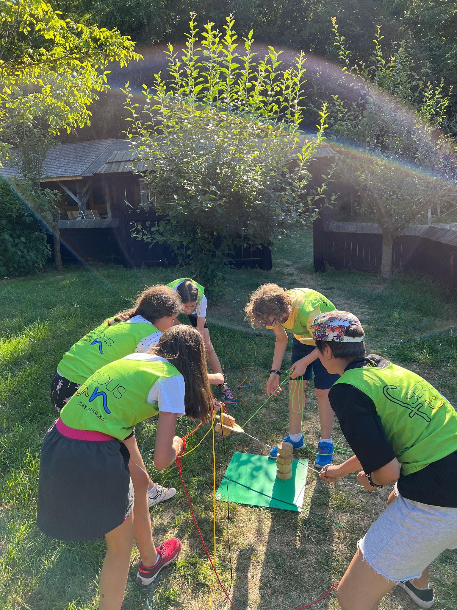 SeriousFun: O echipă de sibieni îi învață pe copii să înoate și organizează tabere pentru ei: Îi lăsăm pe cei mici să evolueze în ritmul lor