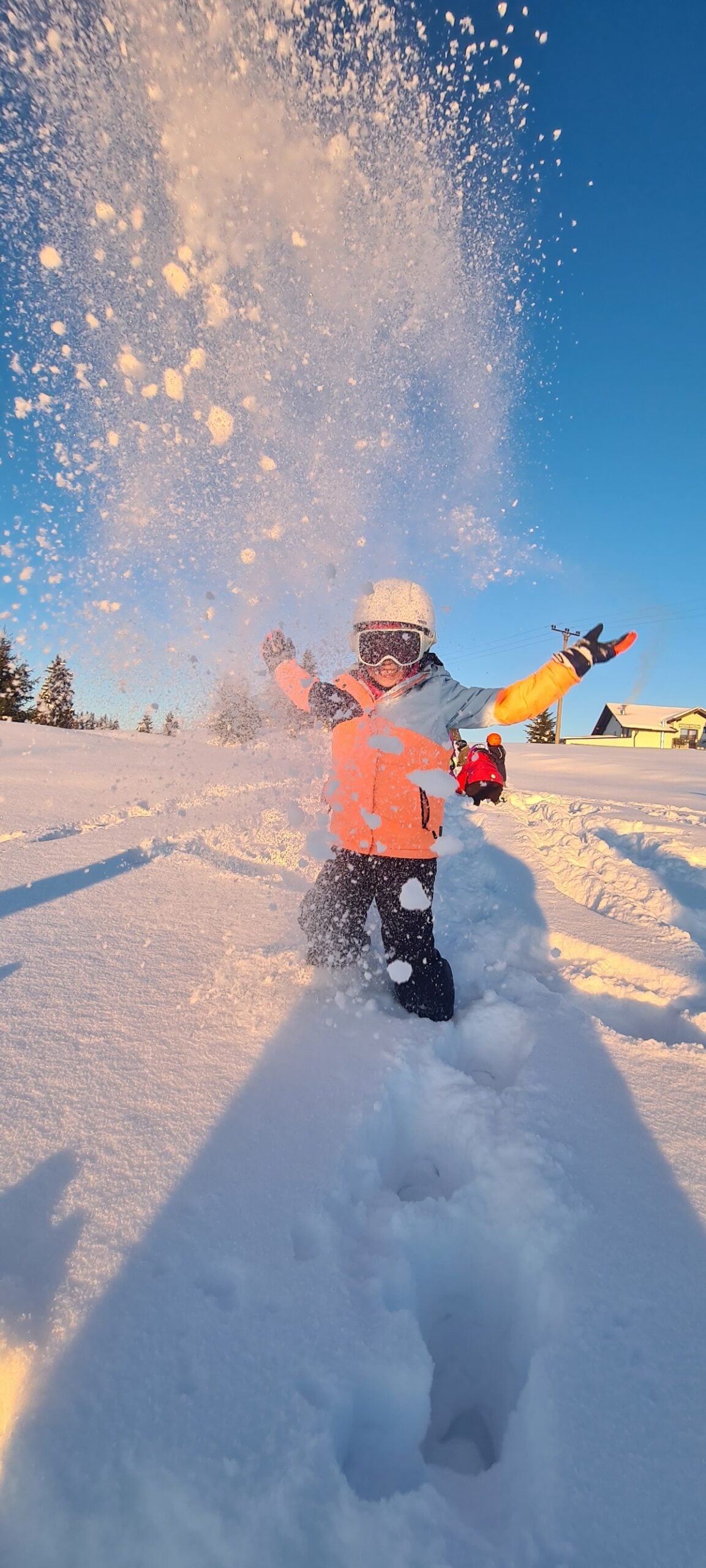 SeriousFun: O echipă de sibieni îi învață pe copii să înoate și organizează tabere pentru ei: Îi lăsăm pe cei mici să evolueze în ritmul lor