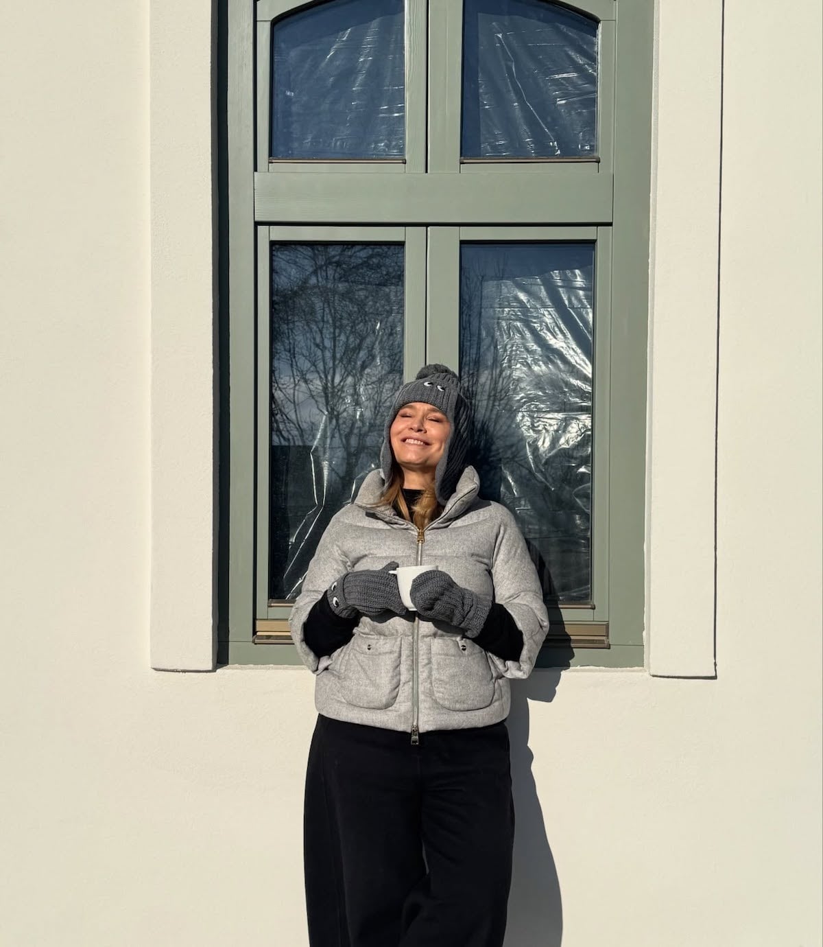 „A lu’Escana”: Andreea Esca investește într-un spațiu cultural pentru comunitate, la Porumbacu de Jos. „Când ajung aici redevin fetița de câțiva ani”