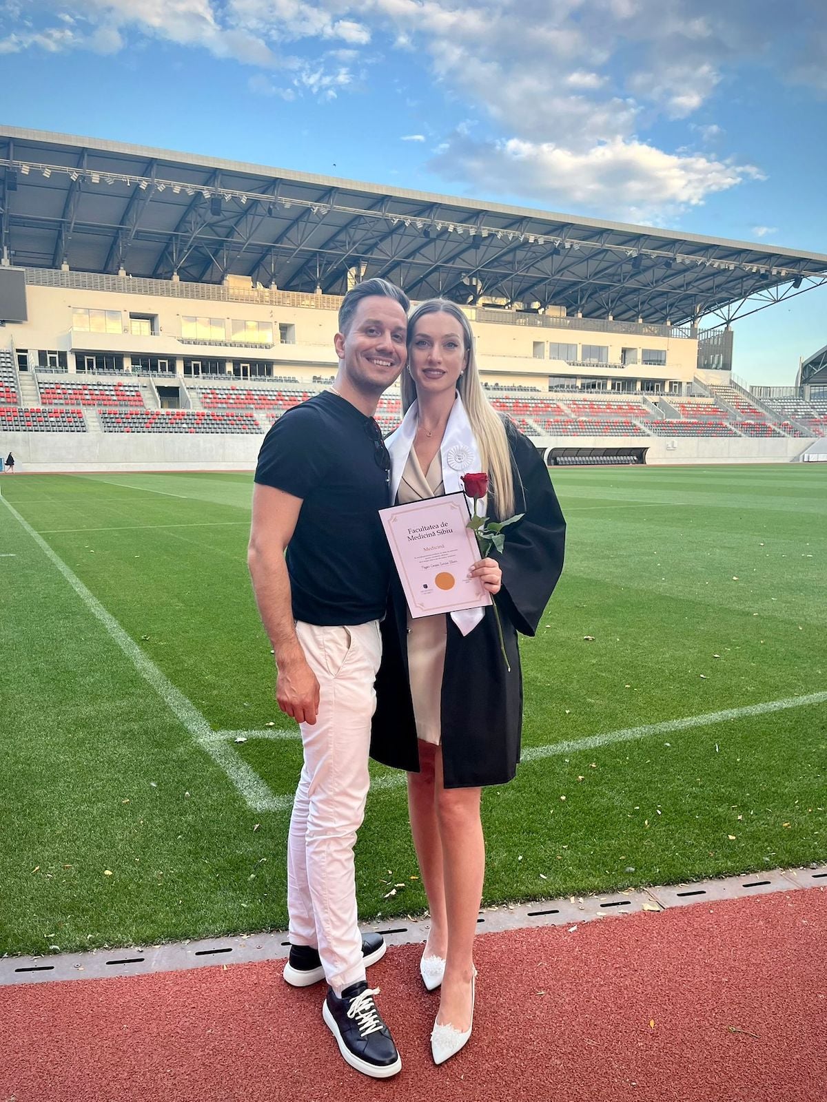 Larisa Costea are cel mai mare punctaj la rezidențiat din Sibiu și locul 62 la nivel național din 7.000 de candidați. „Am simțit că nopțile lungi de studiu și sacrificiile au avut un sens”