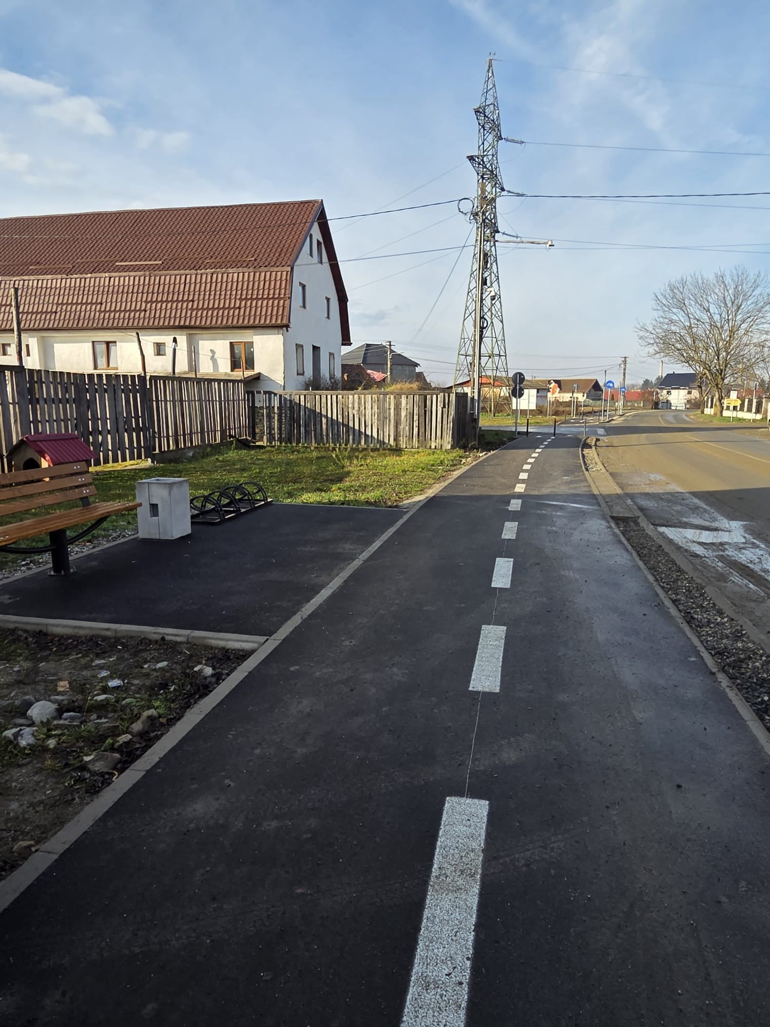 Pista de biciclete pe Valea Avrigului a fost finalizată: 7 km de traseu, traversând una dintre cele mai frumoase zone din județ