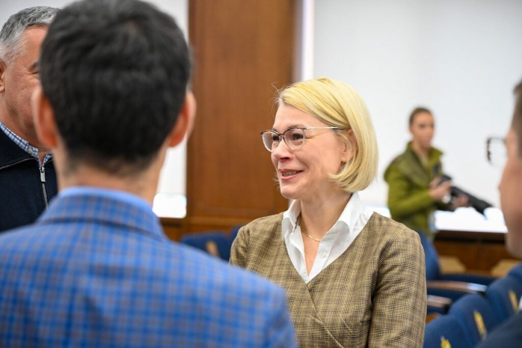 ruxandra-cibu-deaxonu-la-defense-hackaton1-4efz