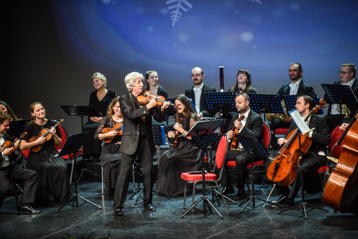 Russel McGregor, dirijor și prim-solist al Johann Ensemble. Foto: arhiva turnulsfatului.ro
