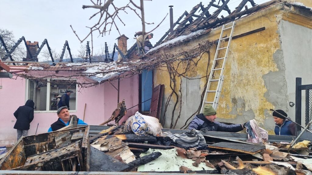 munictori-casa-incendiu-cjm4