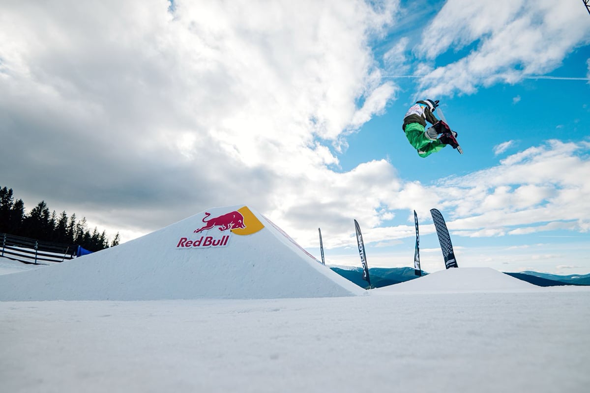 Spectacol de freestyle pe zăpadă la Păltiniș Arena. Peste 40 de concurenți, la Arena Freestyle Open 2026