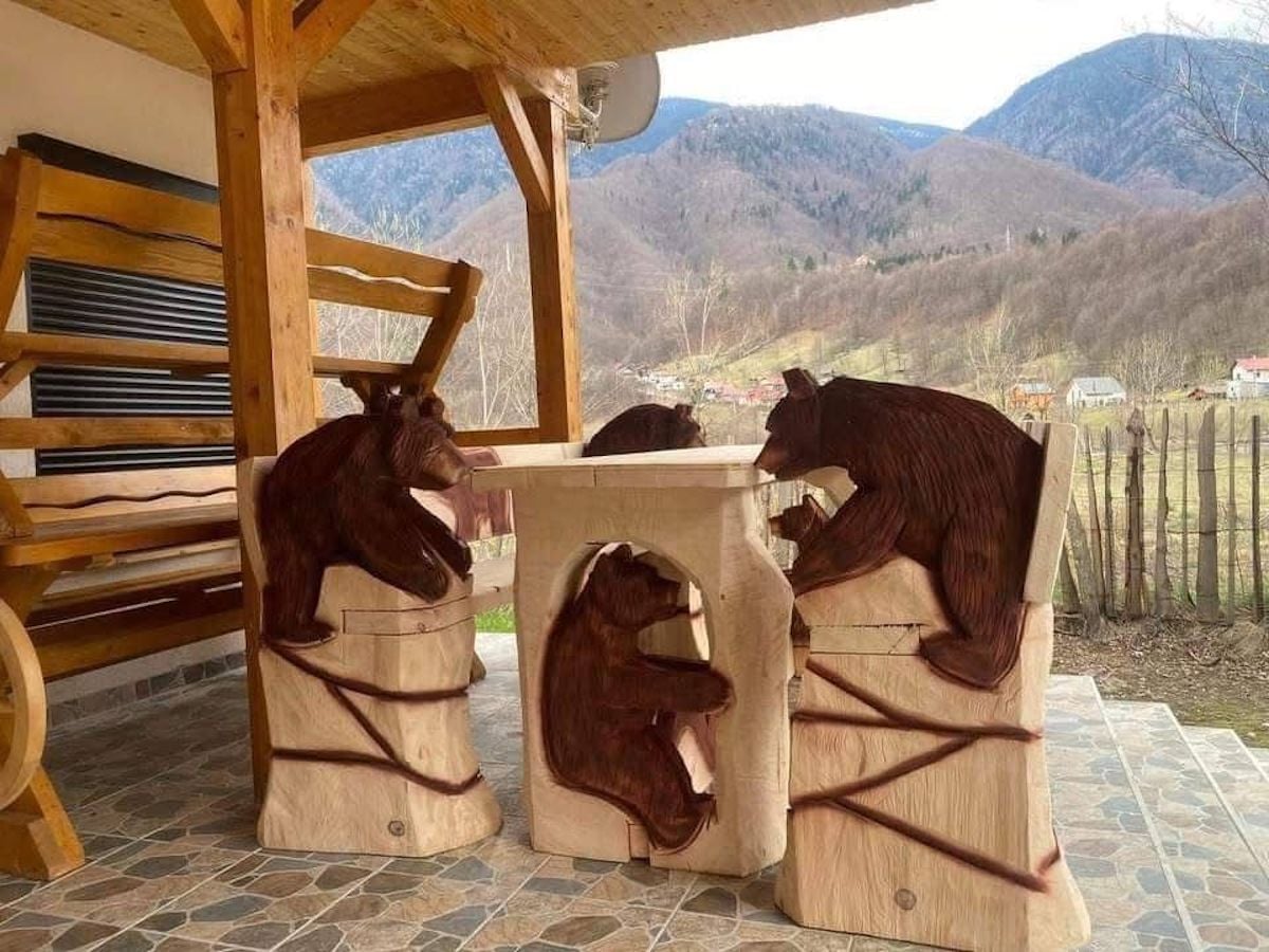 Dragoș Marius, sibianul care sculptează în lemn, cu drujba: La început, cel mai dificil a fost să stăpânesc drujba și să înțeleg lemnul