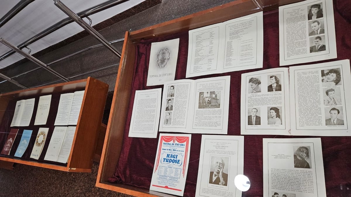 Expoziția „Femeile Sibiului” a fotografei Mihaela Noroc, ateliere pentru copii și dezbatere, la Biblioteca Astra, de Ziua Culturii Naționale