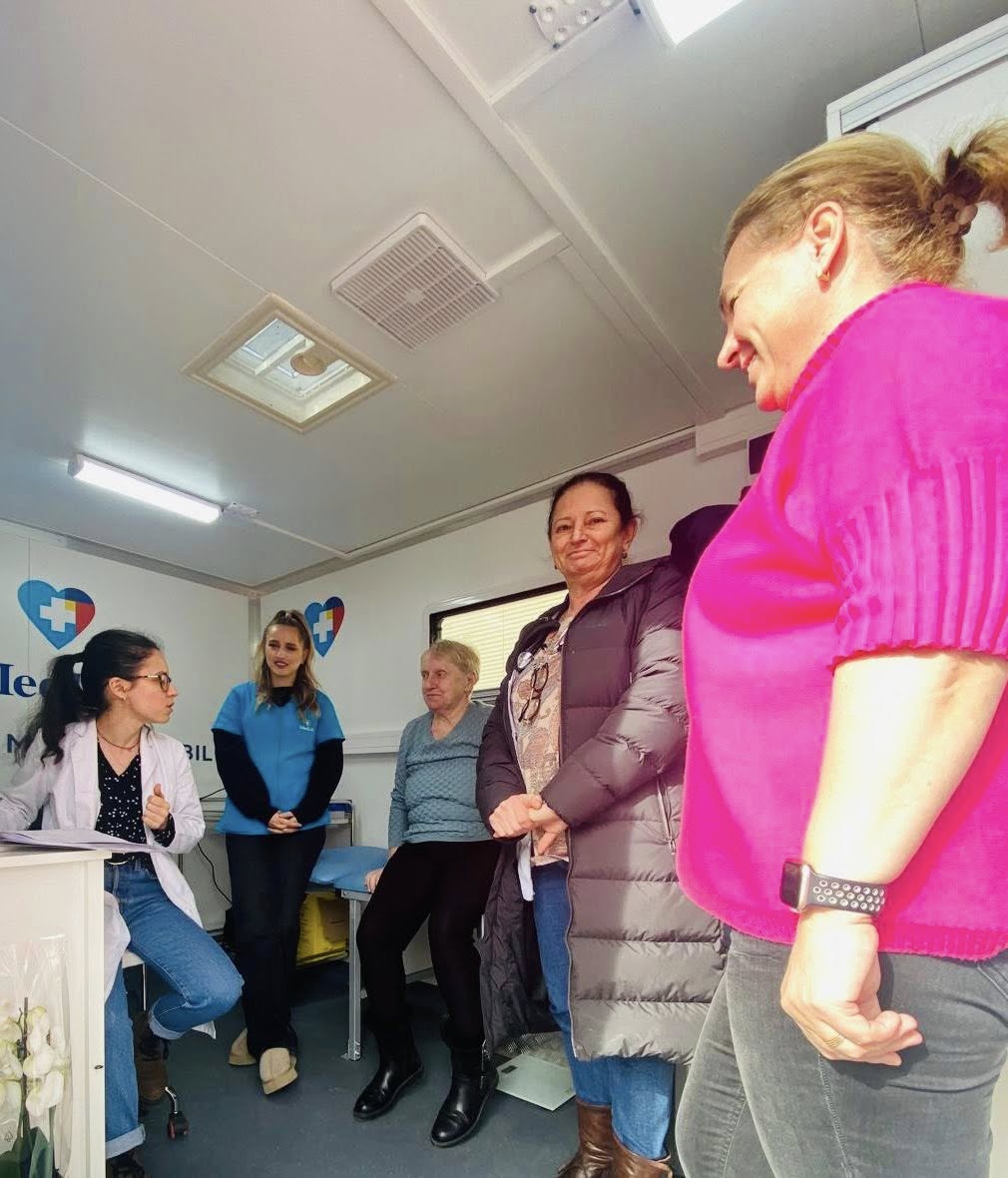 „Mi-aș dori ca oamenii să aibă încredere și în medicii tineri”. După ce s-a specializat în Franța, endocrinologul Elena Șeicaru a ales să profeseze la Sibiu