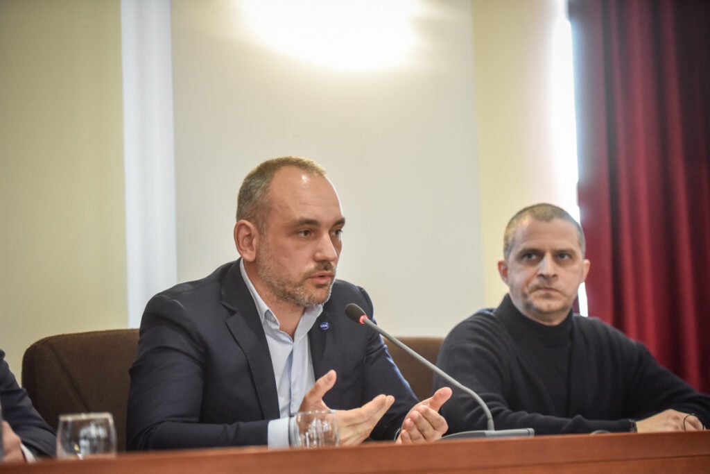 Adrian Echert (stânga) și Bogdan Trif (dreapta). Foto: arhiva turnulsfatului.ro