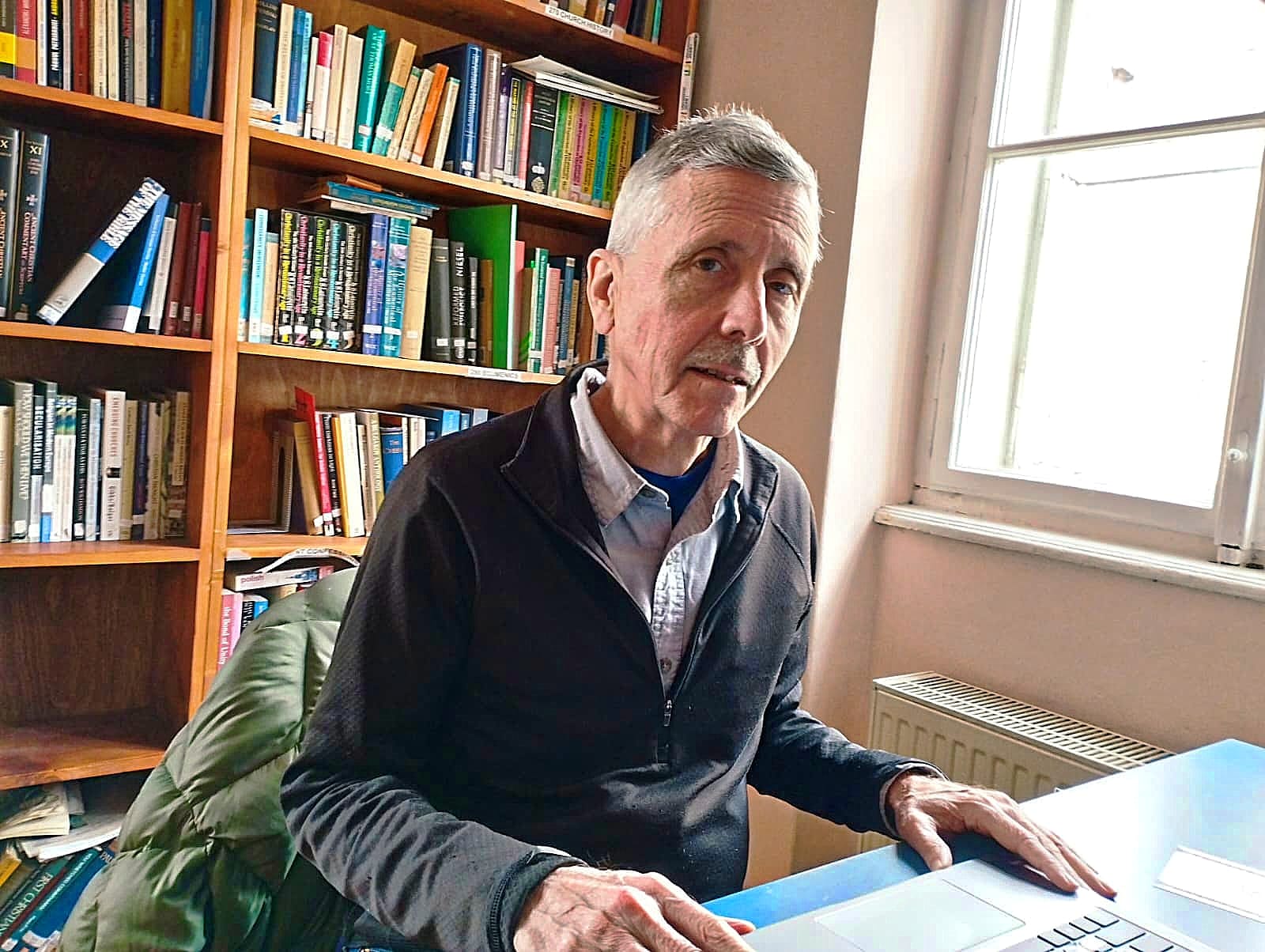 Teolog american protestant cercetează ortodoxia la Sibiu după două experiențe similare în Rusia: „Când încerci să înțelegi o cultură diferită, acest lucru te ajută să îți privești propria țară într-un mod diferit”