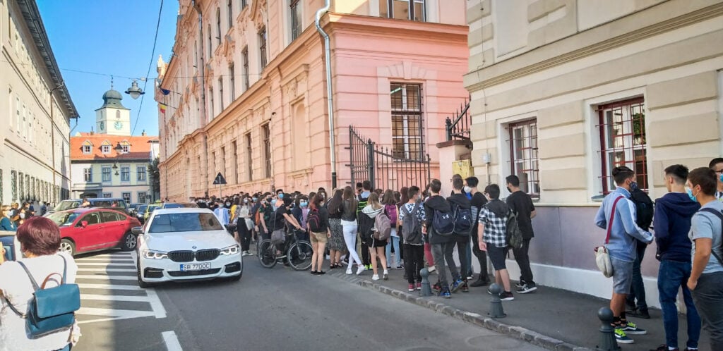 lazar-scoala-elevi-13-x67z