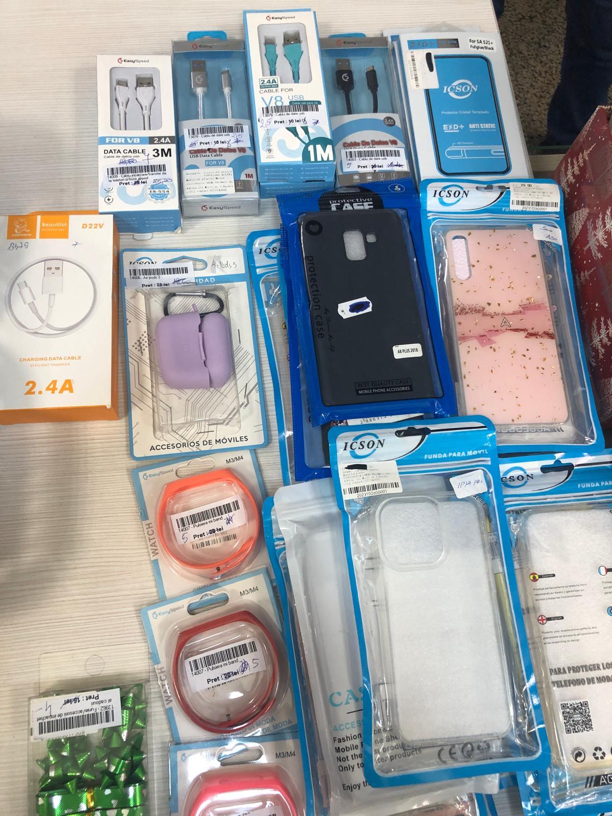 Drujbă cu 150 de lei, cercei cu 5 lei și salopete de iarnă pentru copii cu 68 de lei. Ce mai găsim în magazinul ANAF din Sibiu