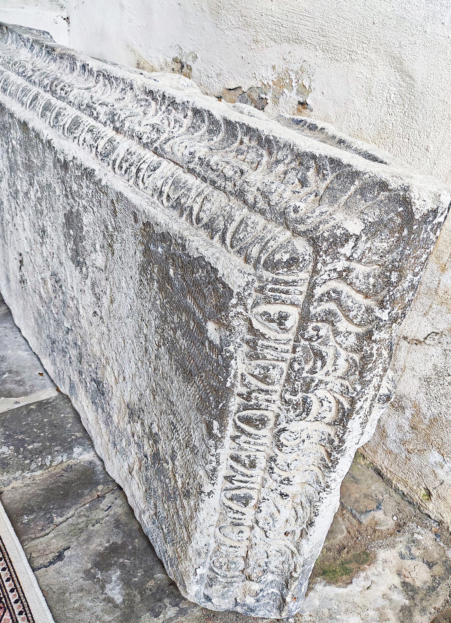 La Șeica Mică, unde orice vizită e „o minune”. Descoperi biserica fortificată cu două turnuri, urme romane, vin local și pensiunea Draser