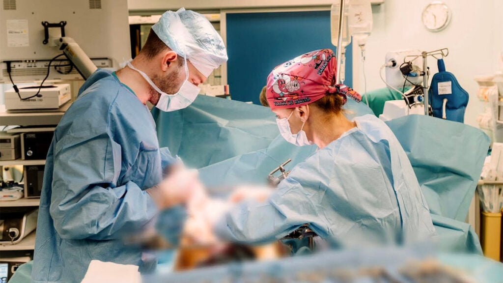 26.03 Polisano chirurgie cardiovasculara publicitate