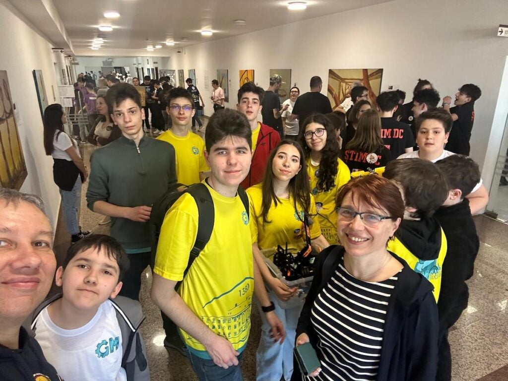 Colegiul Brukenthal, robotica, Gear Maniacs Junior2