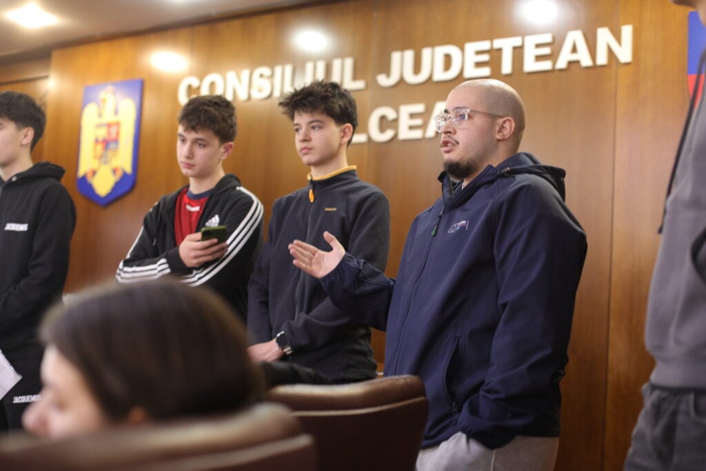 Elevi din Rm. Vâlcea