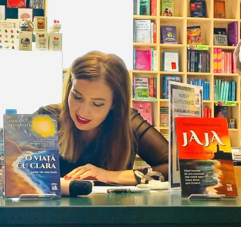 Scriitoarea Vanessa Steinacher