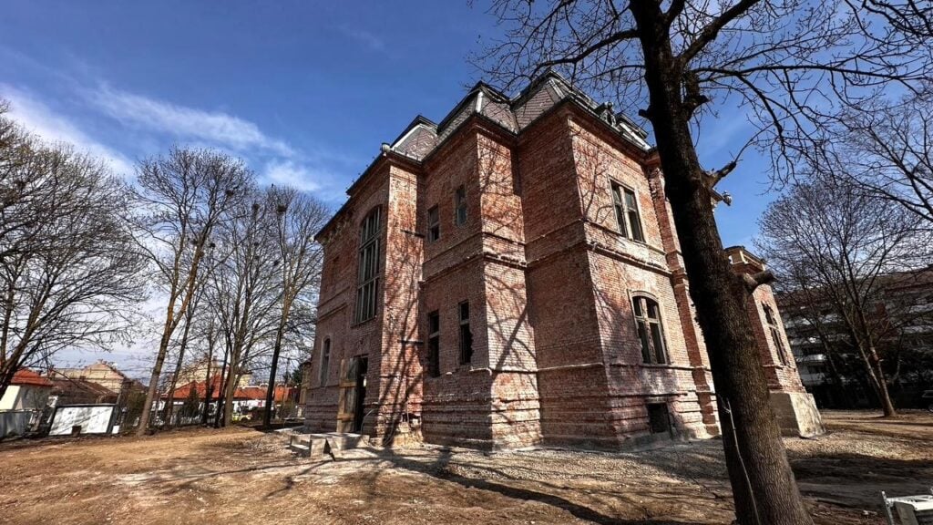 resedinta mitropolitana 12