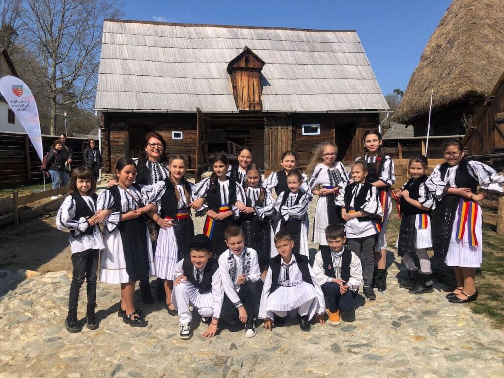 scoala populara de arte la gospodaria din tilisca