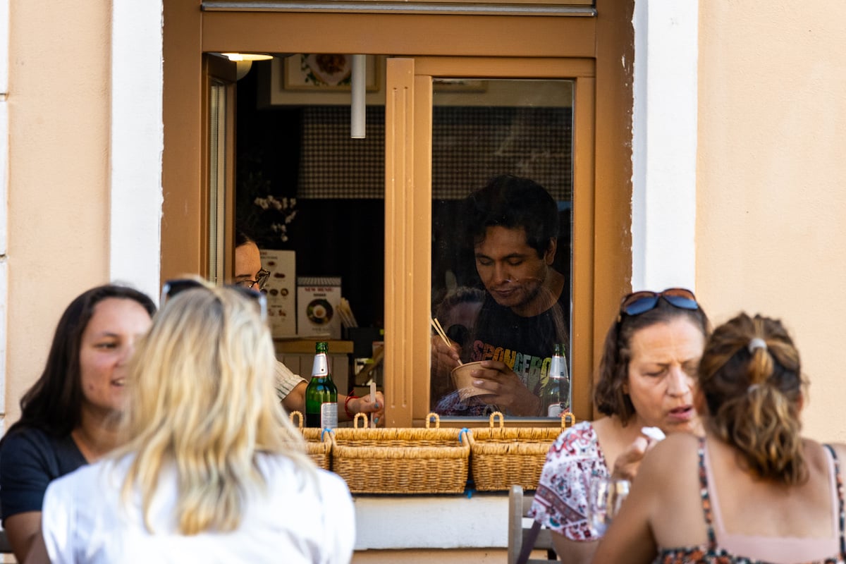 „Am reușit să-i scoatem pe sibieni afară din casă”. Petrecerile care au dat viață Orașului de Jos revin și anul acesta. În plus, sibienii vor putea participa și la seri gastronomice tematice