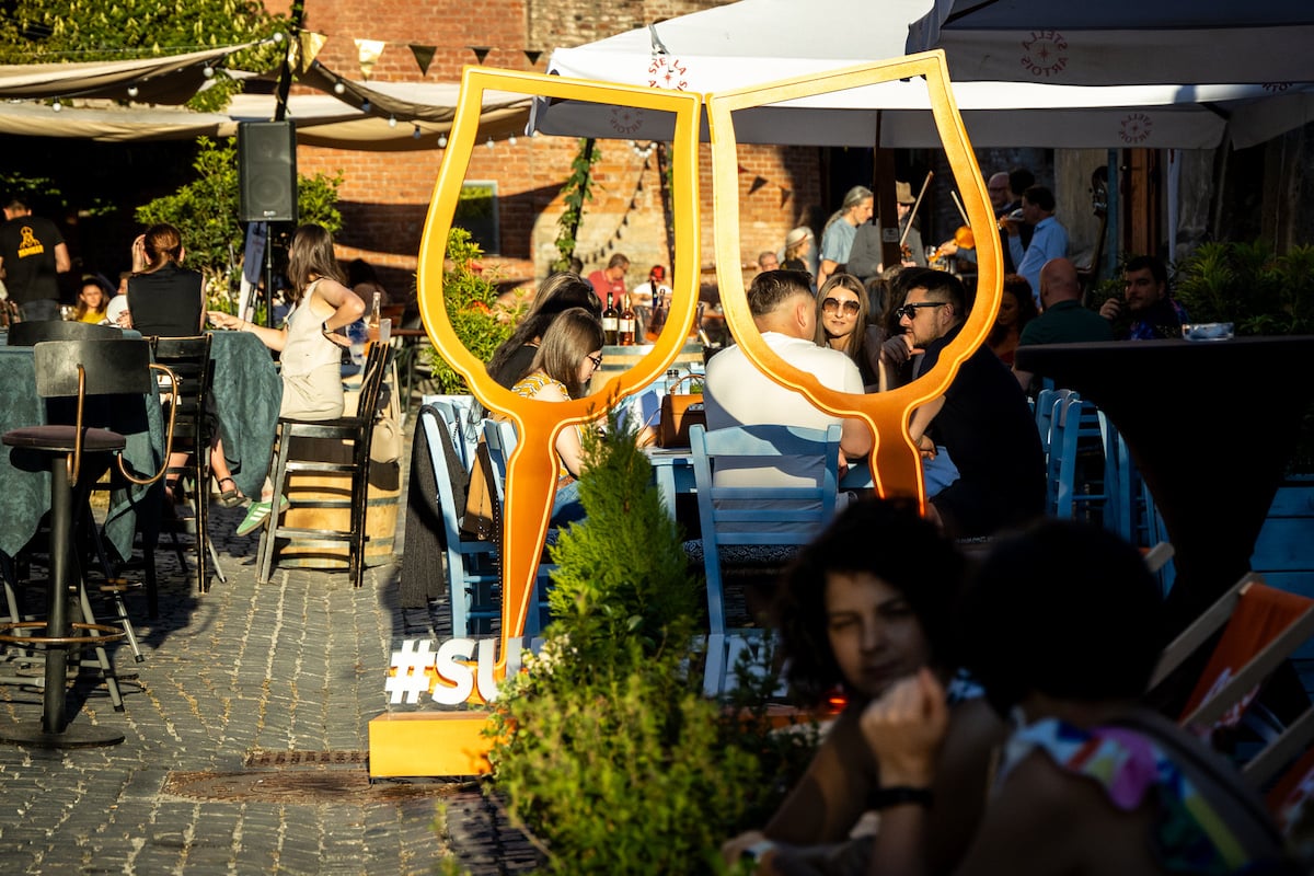 „Am reușit să-i scoatem pe sibieni afară din casă”. Petrecerile care au dat viață Orașului de Jos revin și anul acesta. În plus, sibienii vor putea participa și la seri gastronomice tematice