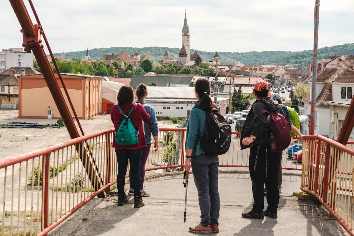 Turul macabru al Mediașului este un tur pietonal cu și despre vrăjitoare executate în public, trădători aruncați de la fereastră, conexiunea lui Vlad Țepeș Dracula cu orașul și alte lucruri întunecate. Foto: Ioana Pătrășcoiu