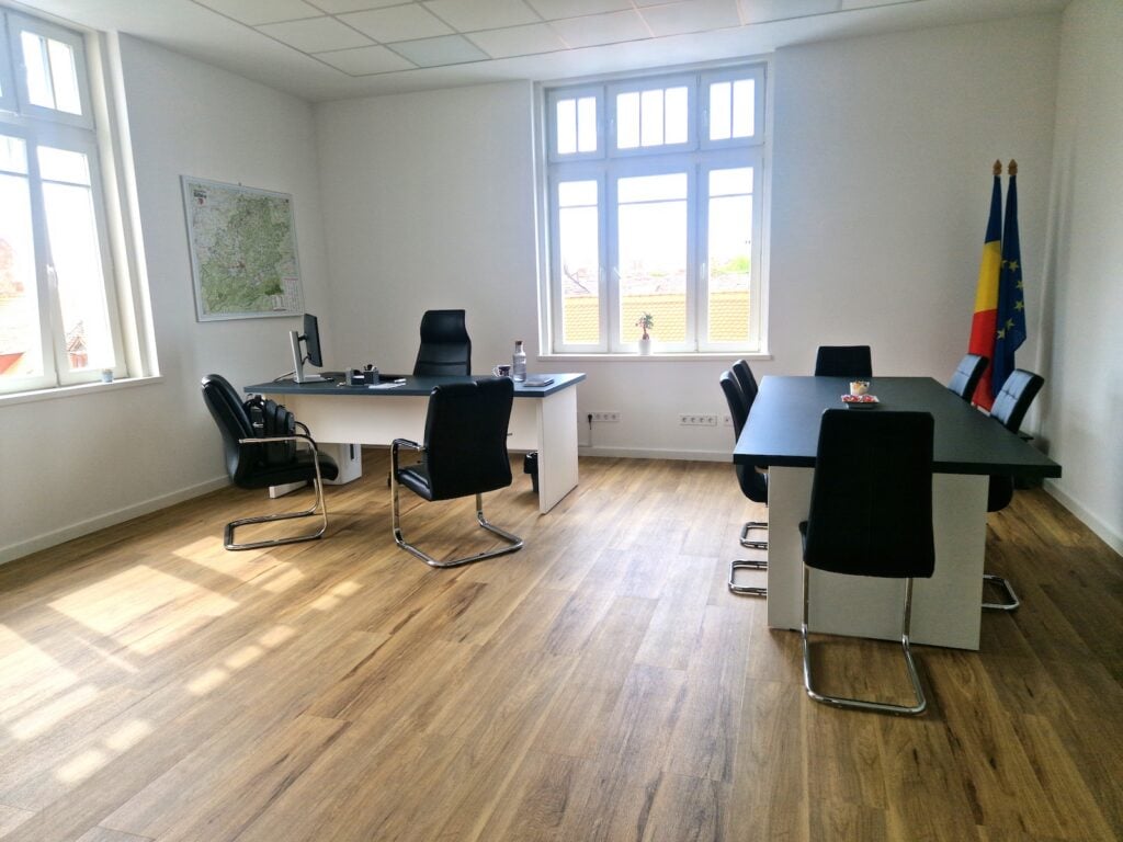 Biroul vicepreședintelui Vlad Vasiu. Foto: turnulsfatului.ro