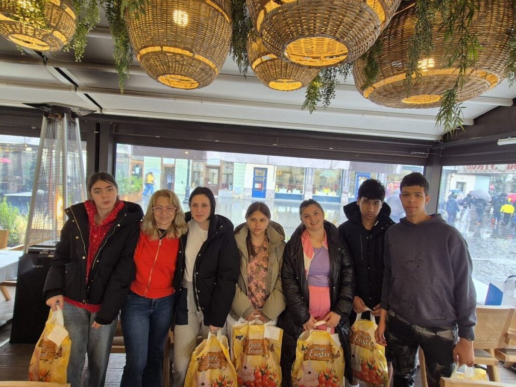 echipa galbena publicitate7