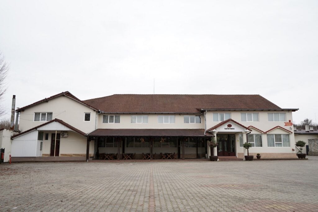 Agenții imobiliari estimează că va dura mai puțin de jumătate de an până când vor găsi un cumpărător. Sursa foto: Facebook / Popa Adriana