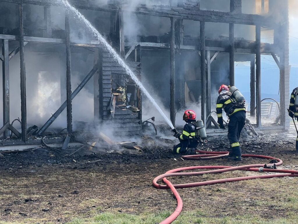 Incendiu la o cabană din Dealul Dăii/Foto: ISU Sibiu