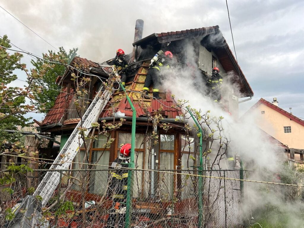 incendiu strada vulcan3