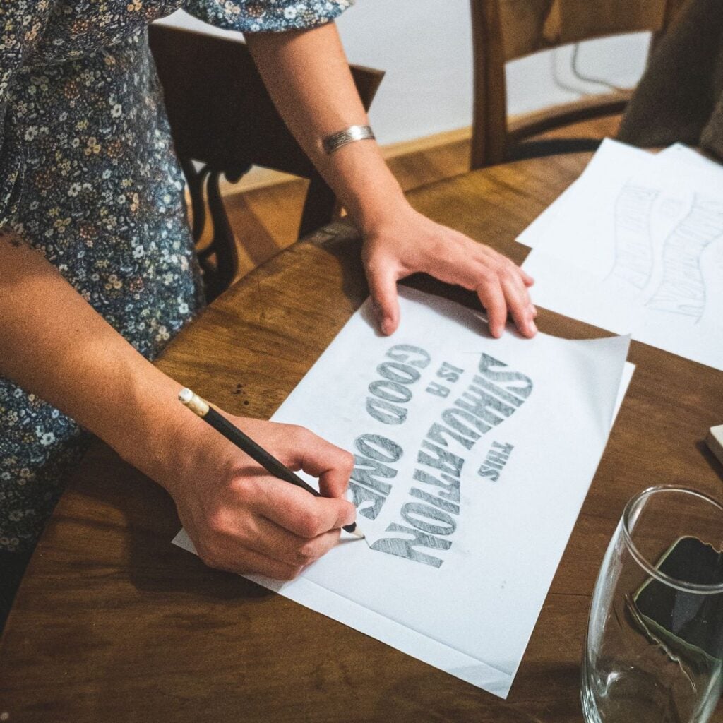 laara micile afaceri1